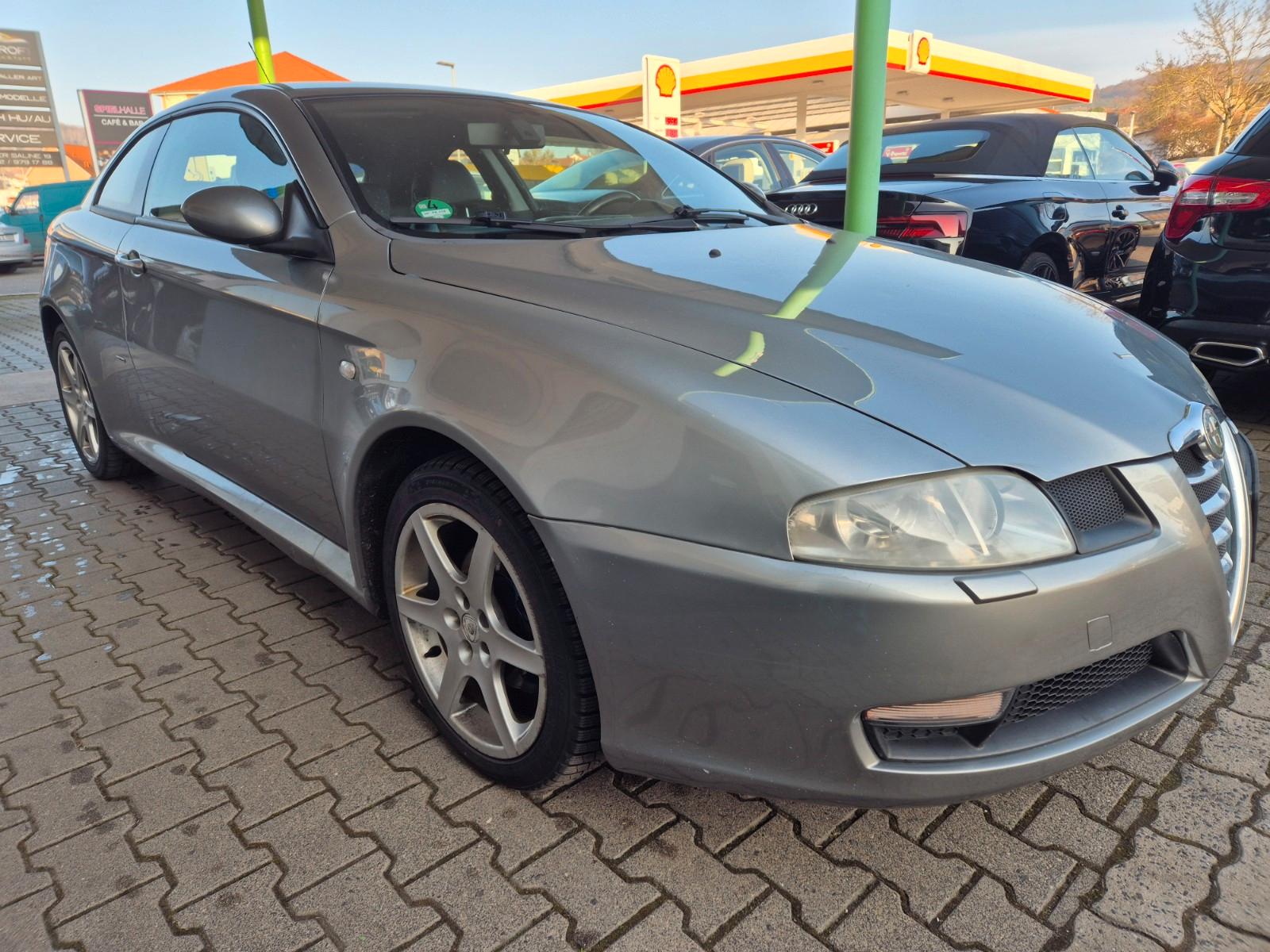 Alfa Romeo GT 2.0 16V JTS Distinctive