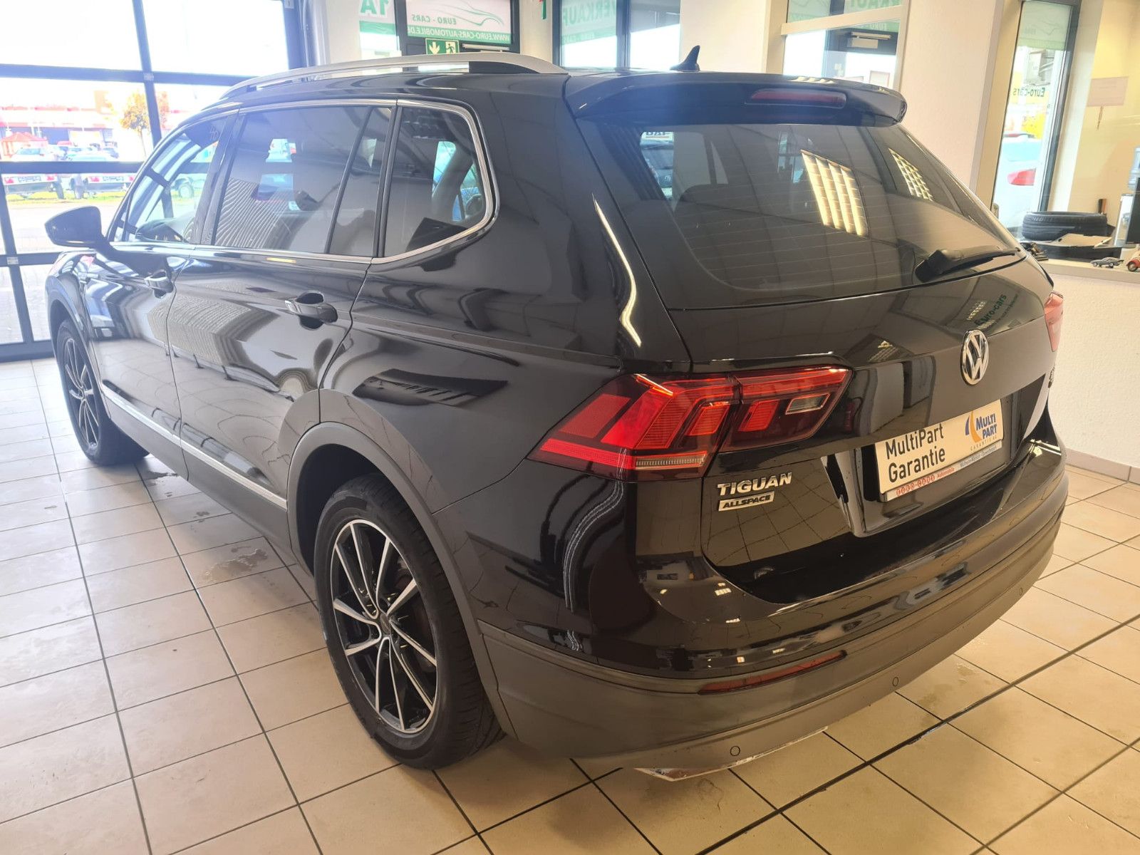 Fahrzeugabbildung Volkswagen Tiguan Allspace Comfortline 4Motion / NAVI / AHK