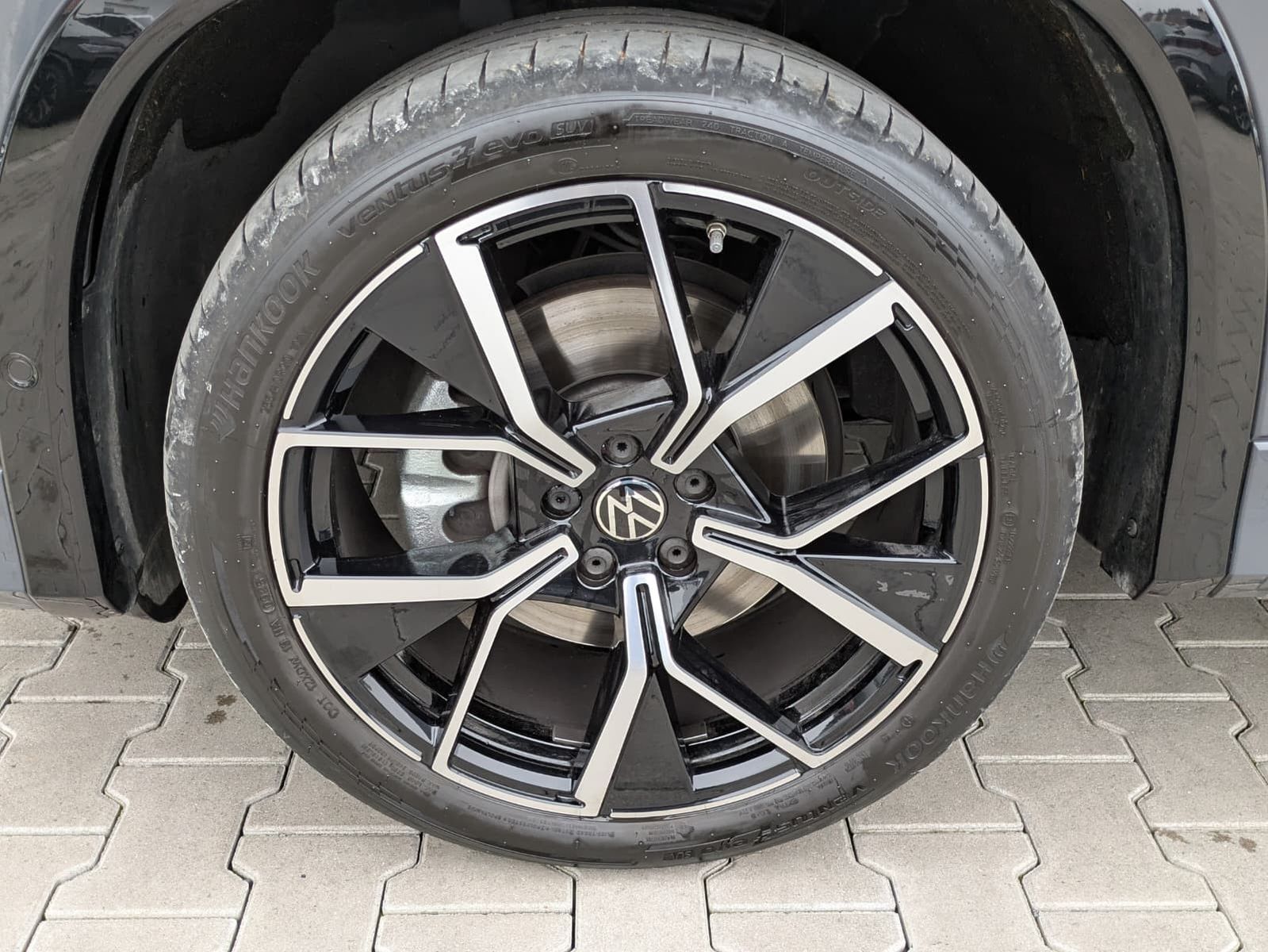 Fahrzeugabbildung Volkswagen Tayron 2.0 TDI 4M R-Line BLACK*7Si*MATRIX*PANO