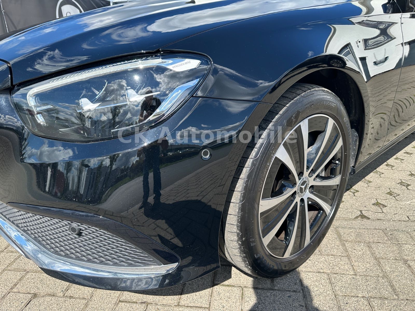 Fahrzeugabbildung Mercedes-Benz E 300de T-Modell Avantgarde/Widescreen/LED/AHK