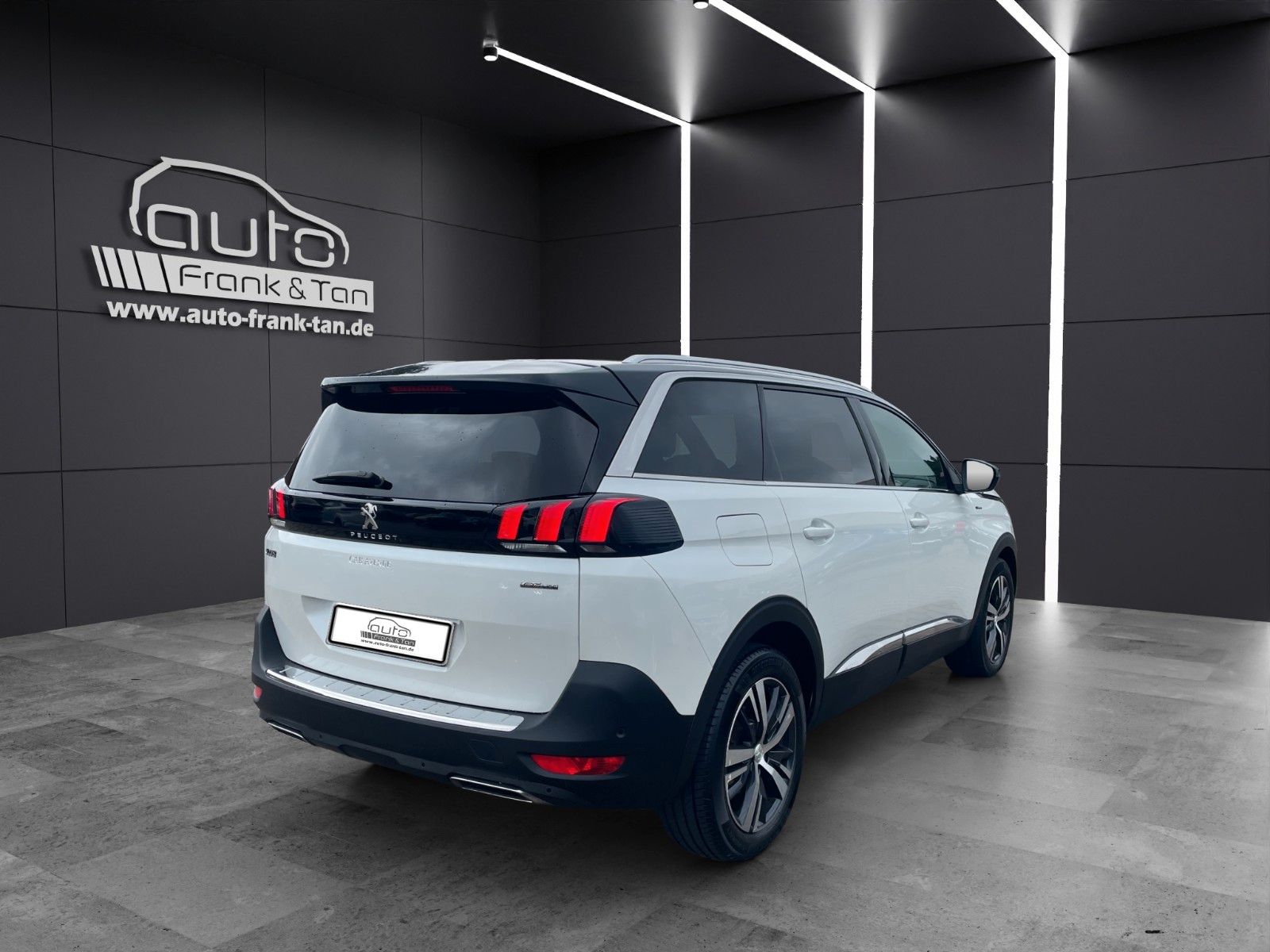 Fahrzeugabbildung Peugeot 5008 GT-Line Business Cam*Shzg*Navi*DAB+*7Sitzer