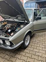 BMW 520i E 28 - BMW 520: E28