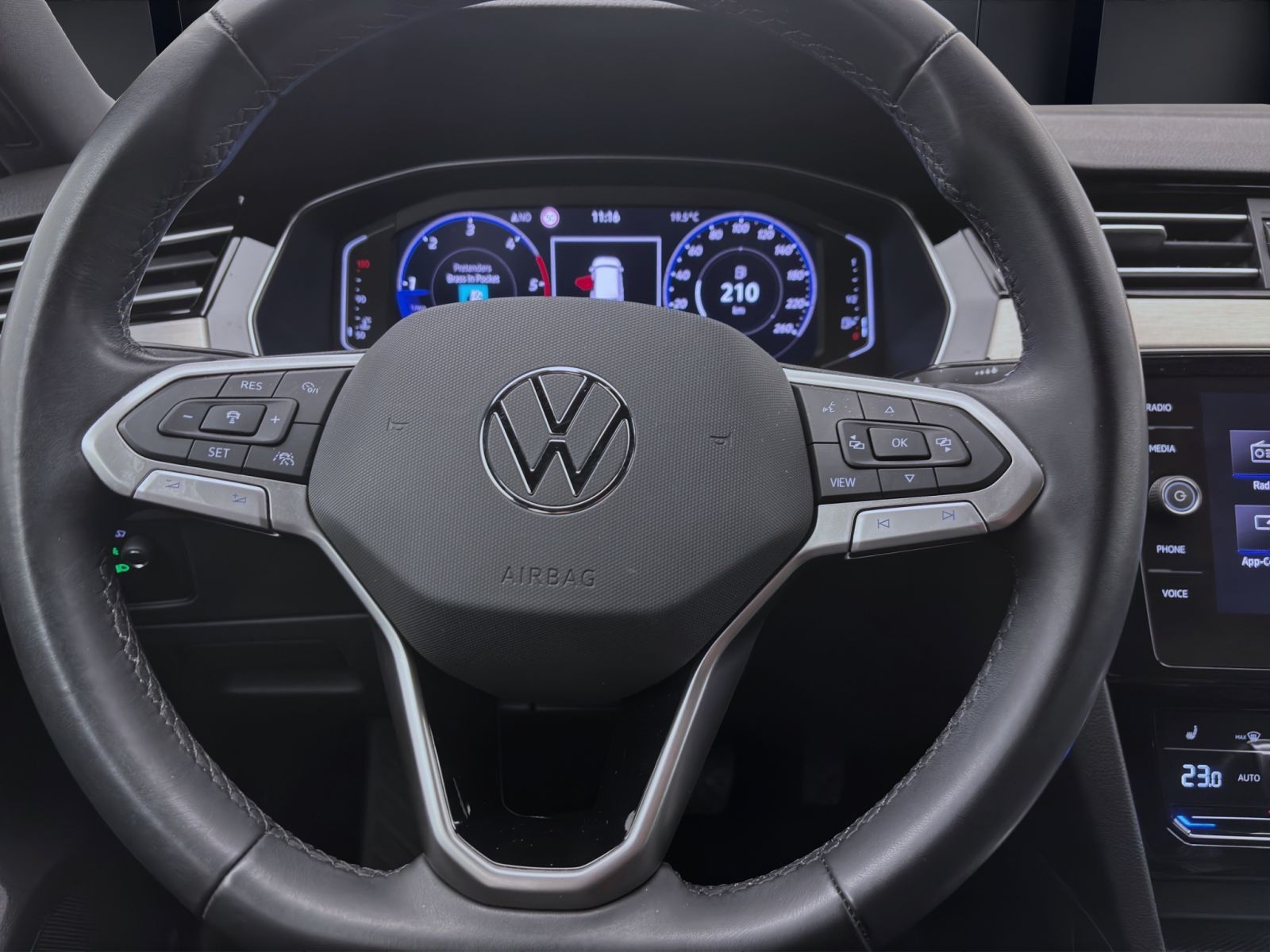 Volkswagen Passat Variant - Bild 13