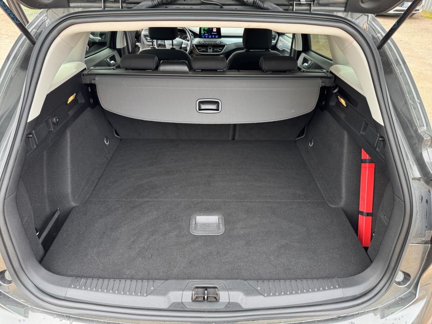 Fahrzeugabbildung Ford Focus Turnier Active, Winter+Komfort+Designpaket