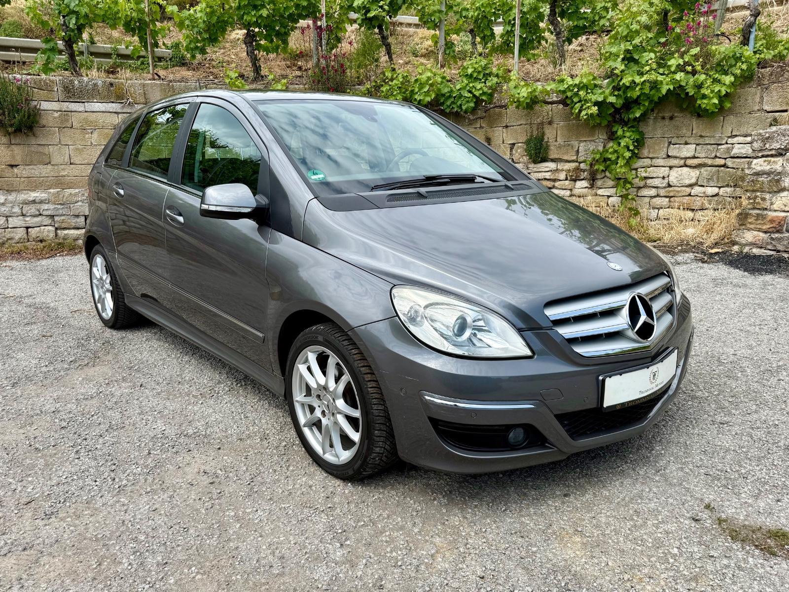 Mercedes-Benz B 200 Automatik, PDC, Klima, SHZ, Sport Paket !