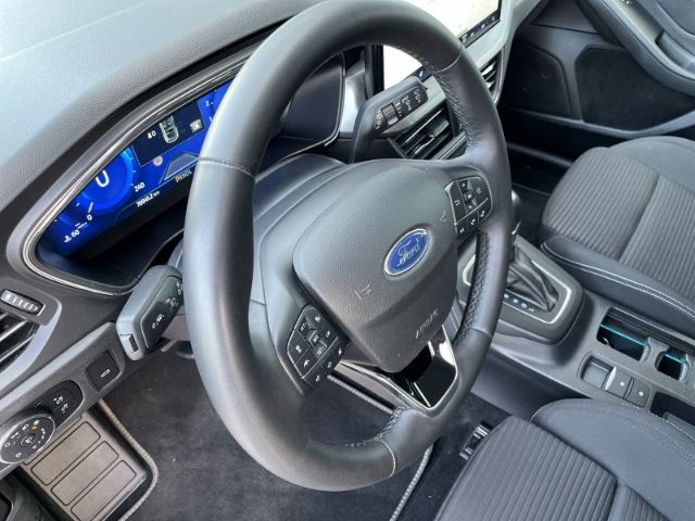 Fahrzeugabbildung Ford Focus 1.0 EcoBoost Mild-Hybrid Titanium X Autom.