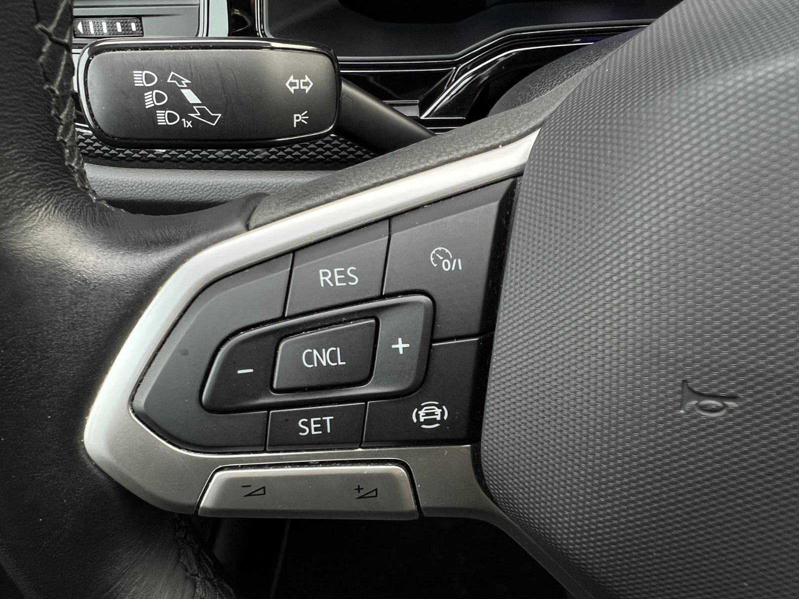 Fahrzeugabbildung Volkswagen Taigo 1.0 TSI Life *Rückfahrkamera, Einparkhilfe