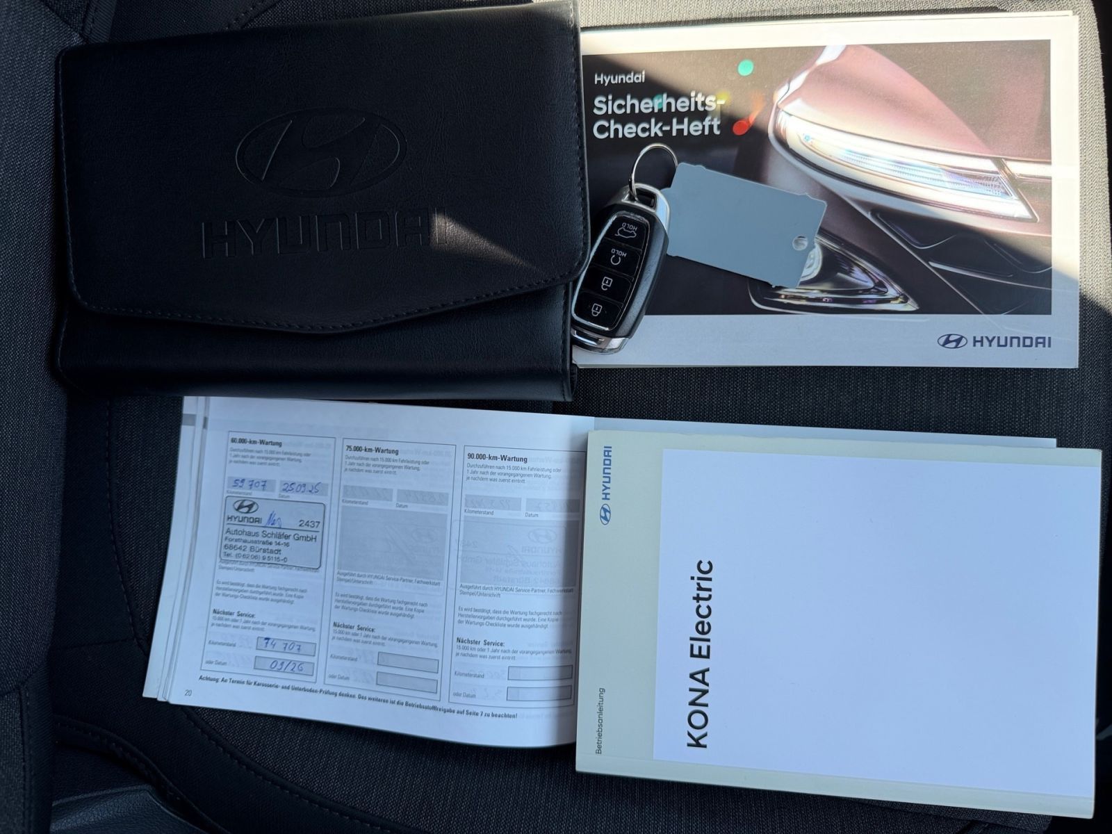 Fahrzeugabbildung Hyundai KONA Select Elektro 11 kW OBC Sitzheizung