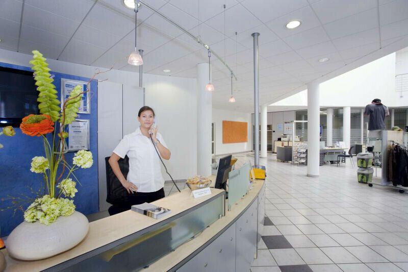 showroom-image-top
