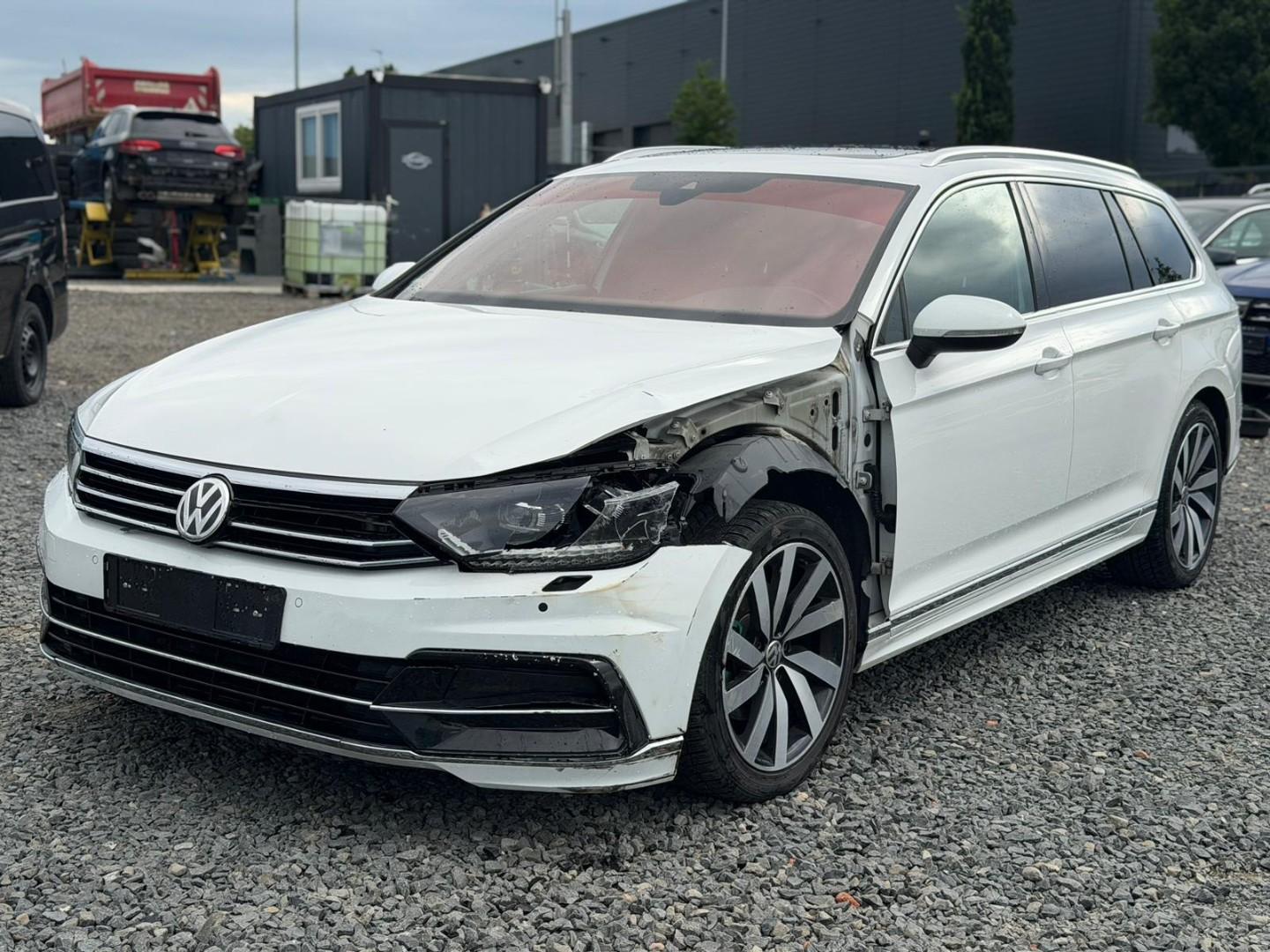 Volkswagen Passat 2.0 TDI - R-LINE - LED - DSG - PANORAMA