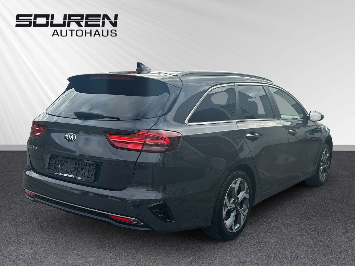 Fahrzeugabbildung Kia Ceed_sw Spirit 1.4 T-GDI TECH +Navi+Leder+Memory
