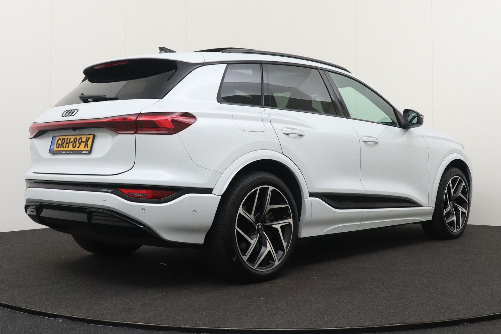Audi Q6 e-tron S-Line 100 kWh 625 km Rijden *Full Opt imagem 3