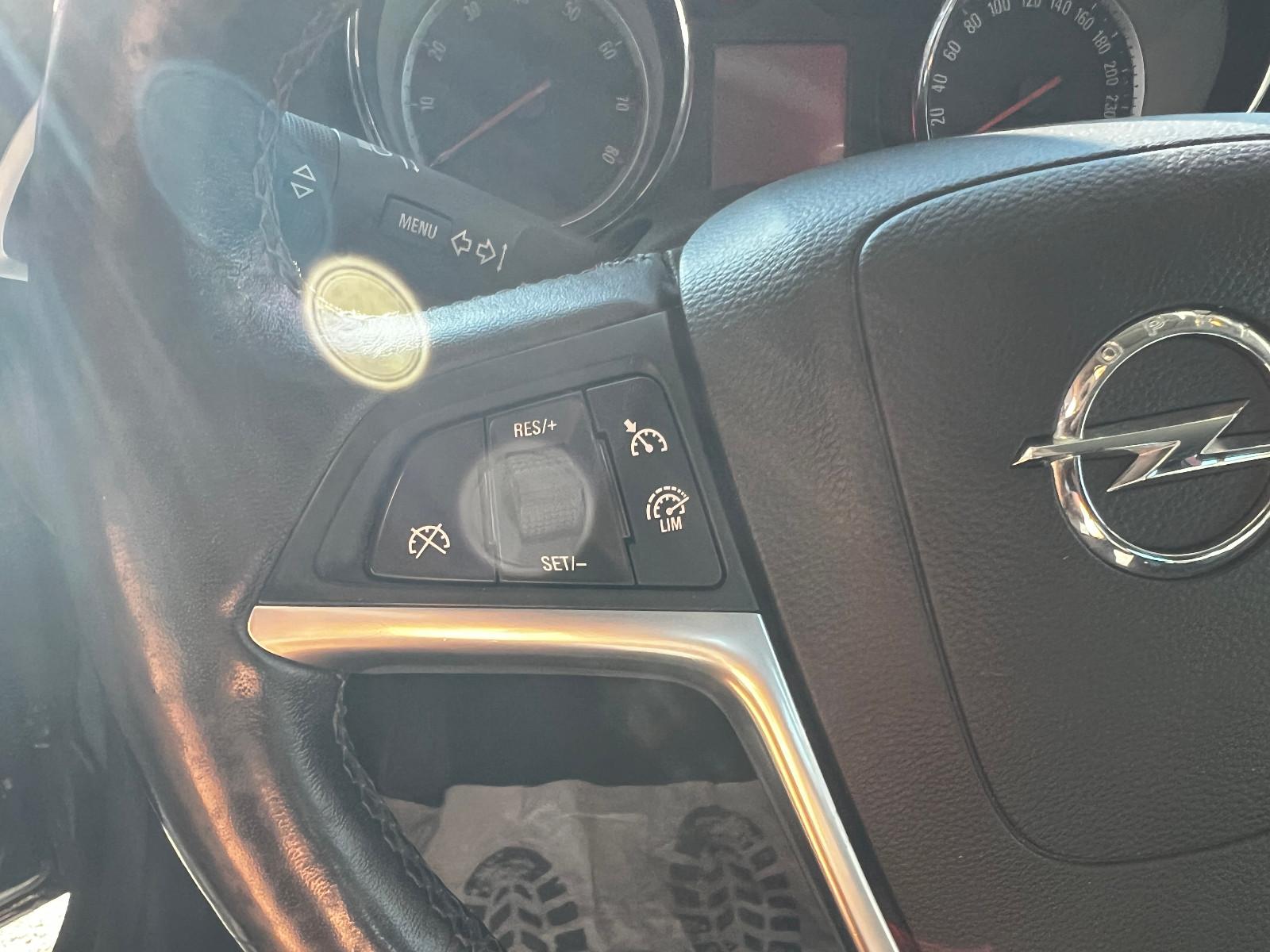 Opel Astra 2015 — photo 6