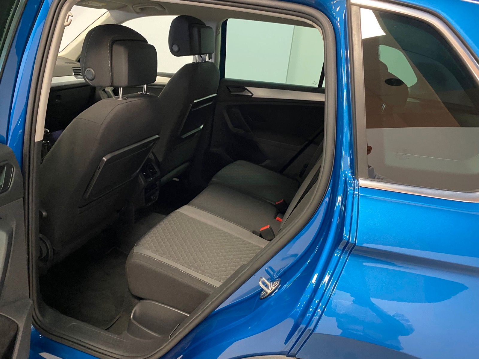 Fahrzeugabbildung Volkswagen Tiguan 1.5 TSI Comfortline+AHK+NAVIGATION+ACC+CD