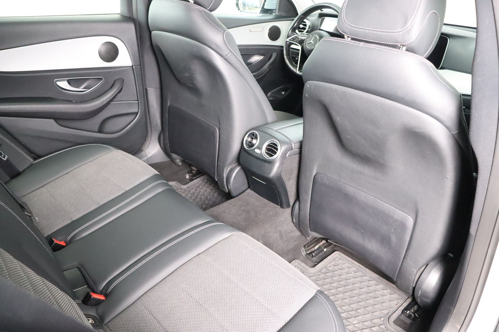 Fahrzeugabbildung Mercedes-Benz E 220 T d  * LED * DAB * Widescreen