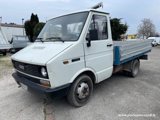 Iveco IVECO Daily 35.8 CASSONE [FI140]