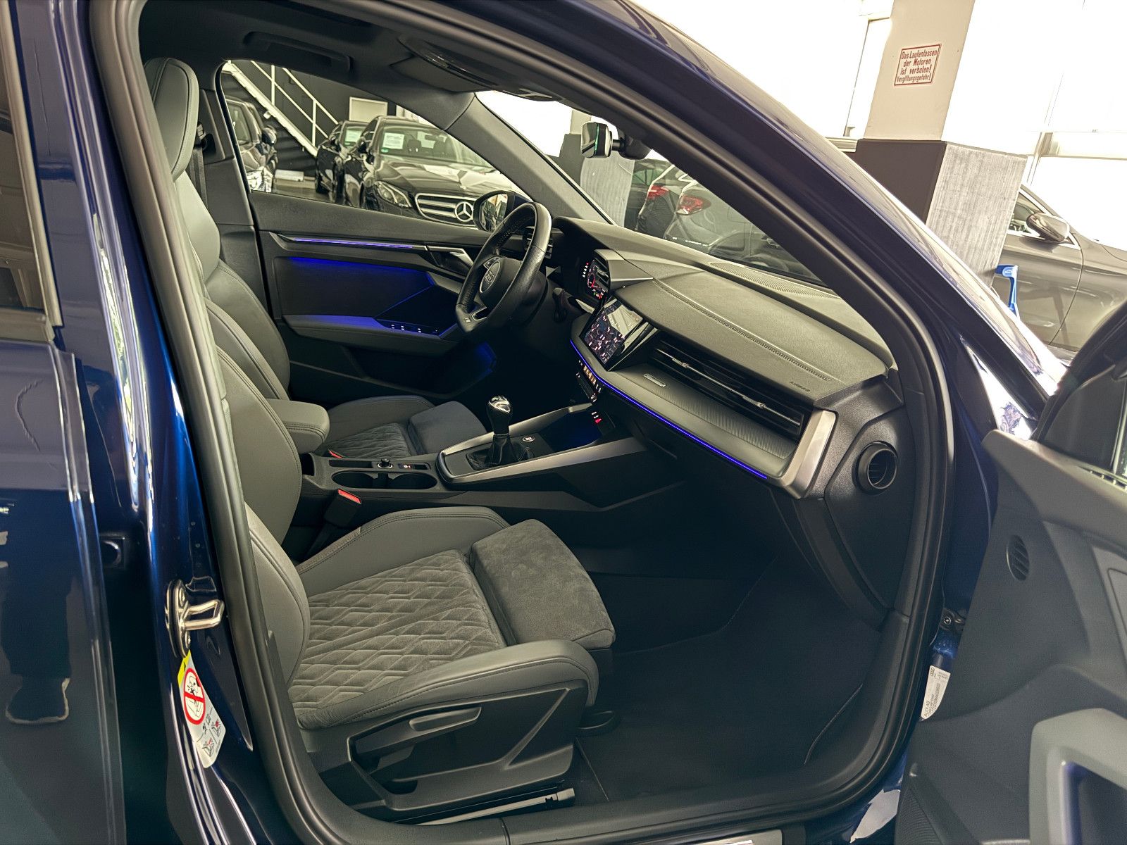 Fahrzeugabbildung Audi A3 Limousine S-LINE RS3 S-SITZE PANO VIRTUAL LED
