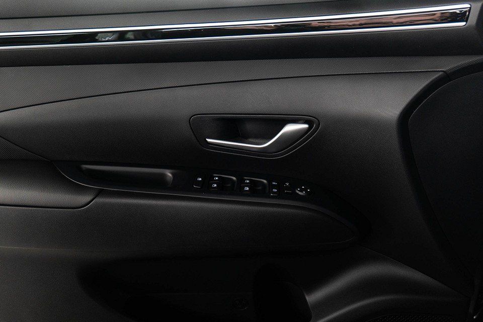 Fahrzeugabbildung Hyundai TUCSON Plug-in BASIS
