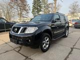 Nissan Pathfinder 3.0 dCi LE.AHK.SHZ.7 Sitzer - Nissan Pathfinder mit Schiebedach