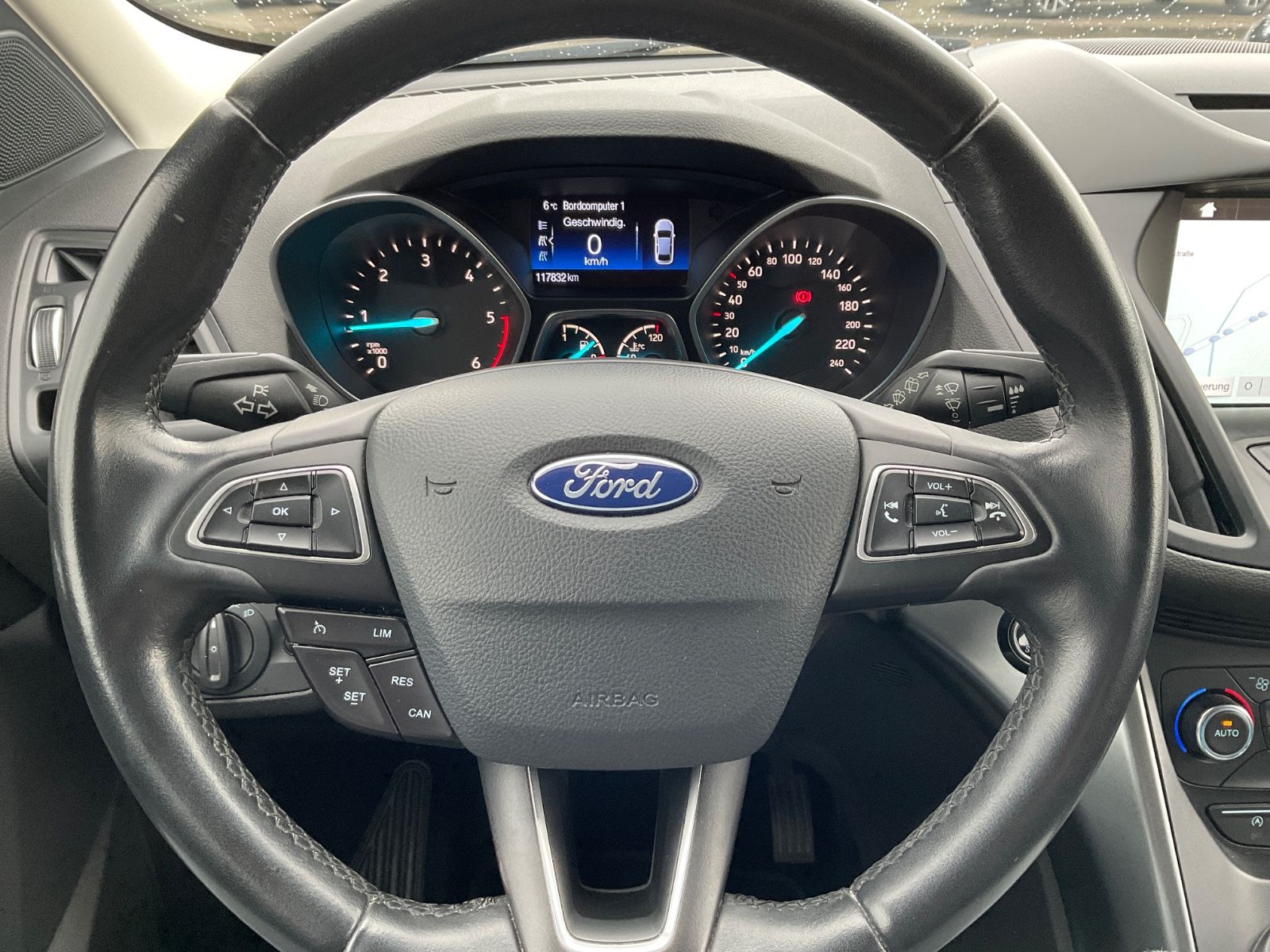 Fahrzeugabbildung Ford Kuga 1,5 TDCi 4x2 Trend,Navi,Telefon