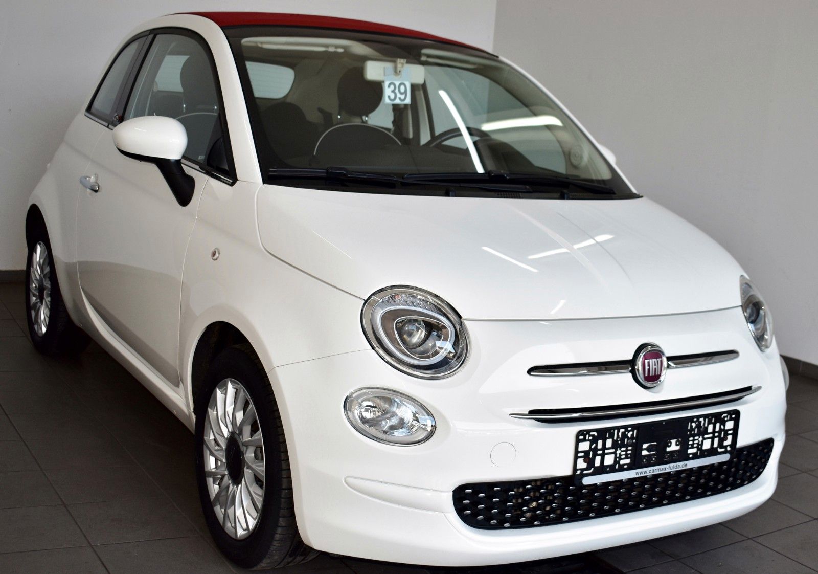 Fahrzeugabbildung Fiat 500C PDC,el. Faltdach,8-fach bereift