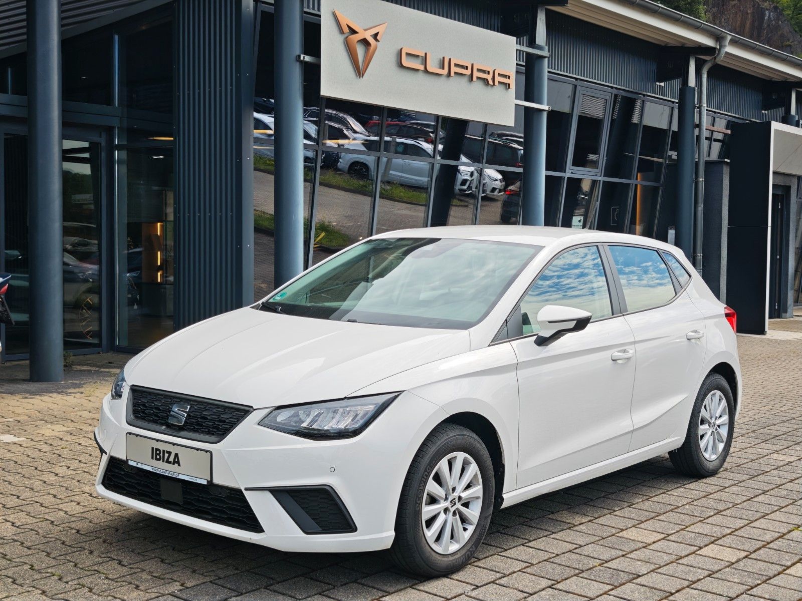 SEAT Ibiza Style 80PS NAVI+SHZ+LED+APP+RFK+PDC