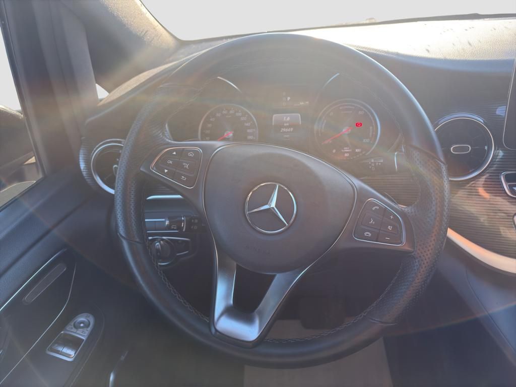 Fahrzeugabbildung Mercedes-Benz EQV 300 AVANTGARDE Lang Leder*Navi*360*KeyLess