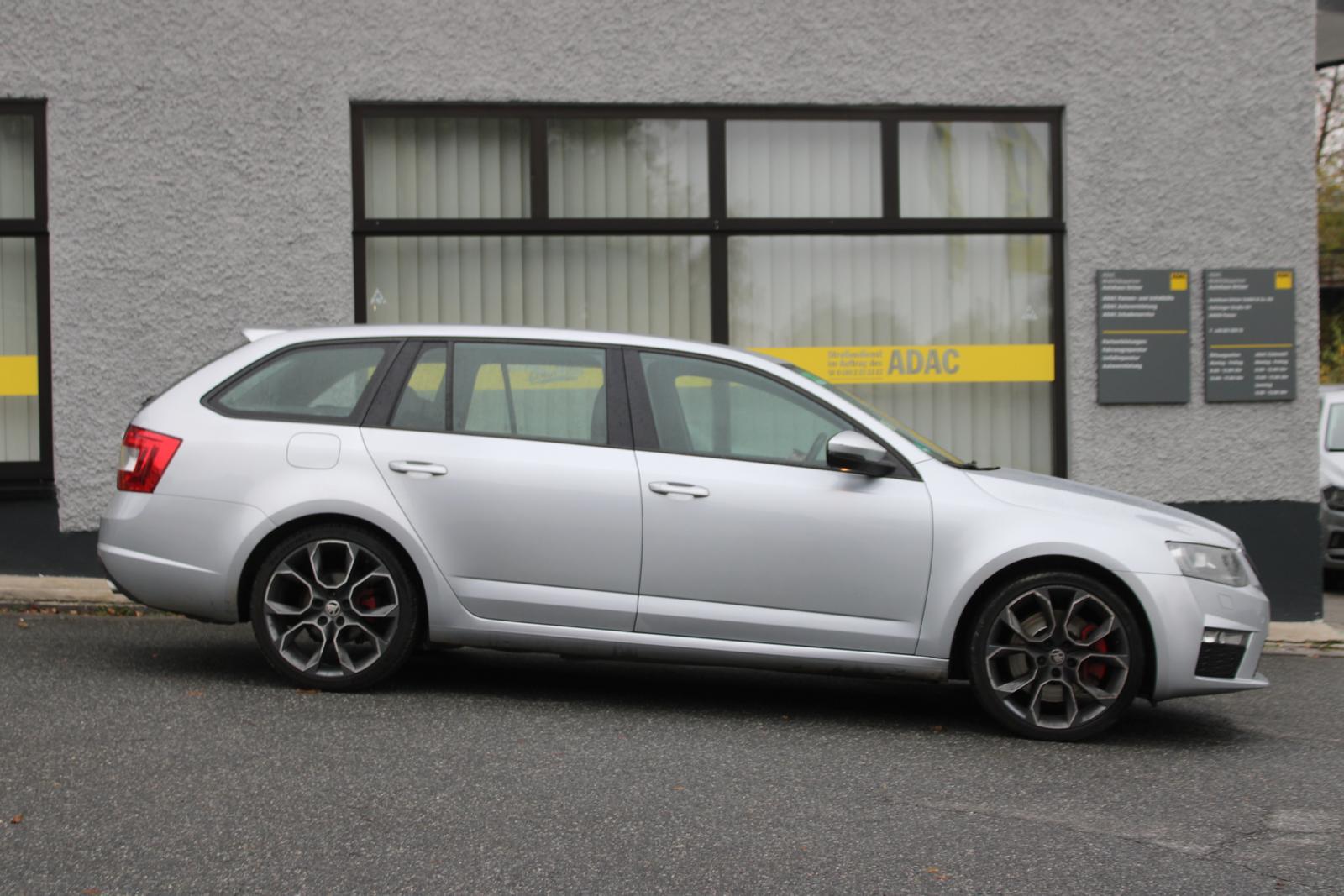 Skoda Octavia 2014 — interior