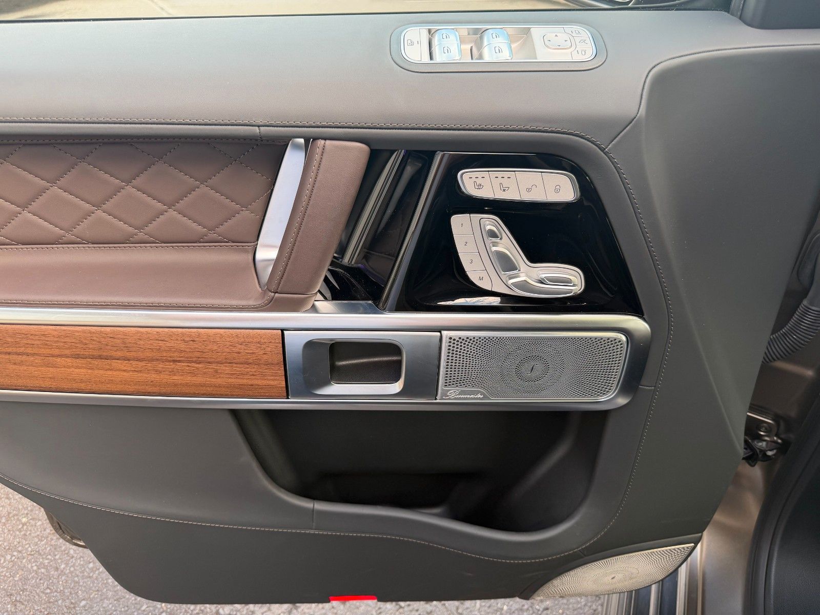 Fahrzeugabbildung Mercedes-Benz G 580 AMG+Distr+Burm3D+Massage+ESD+Night+360