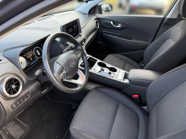 Fahrzeugabbildung Hyundai KONA Select Elektro 2WD +KLIMA+RFK+SHZ+CARPLAY+U