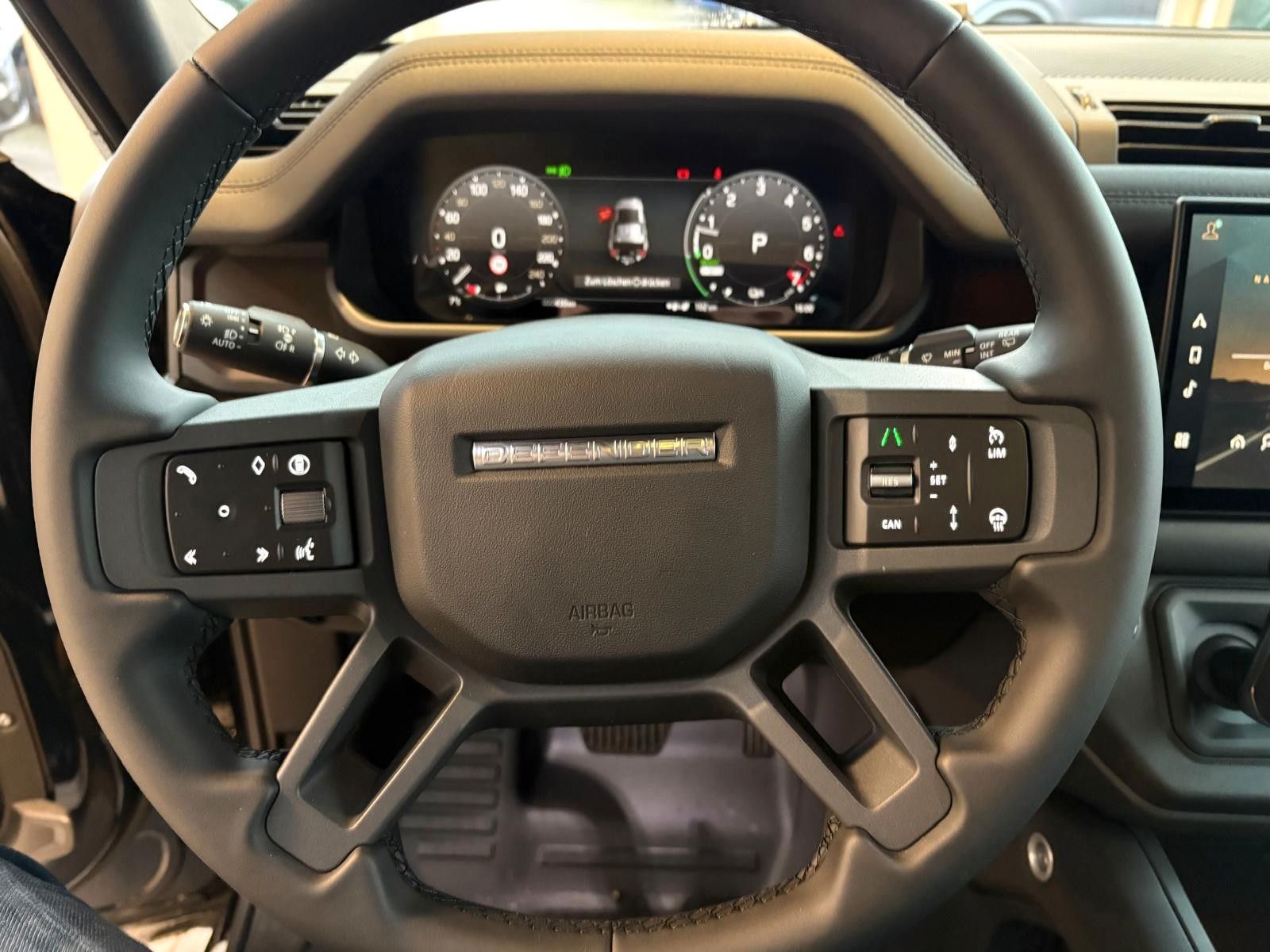 Fahrzeugabbildung Land Rover Defender 110 Hybrid X-Dynamic SE/P 300 E