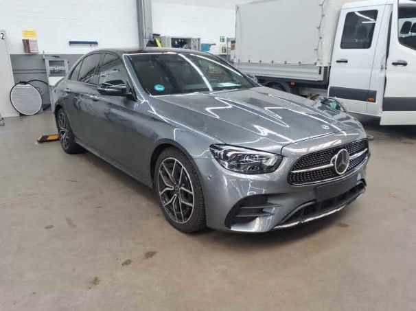 Fahrzeugabbildung Mercedes-Benz E 220 d AMG NIGHT+BURM+PANO+DISTR+HUD