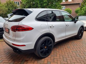 Porsche Cayenne - 4