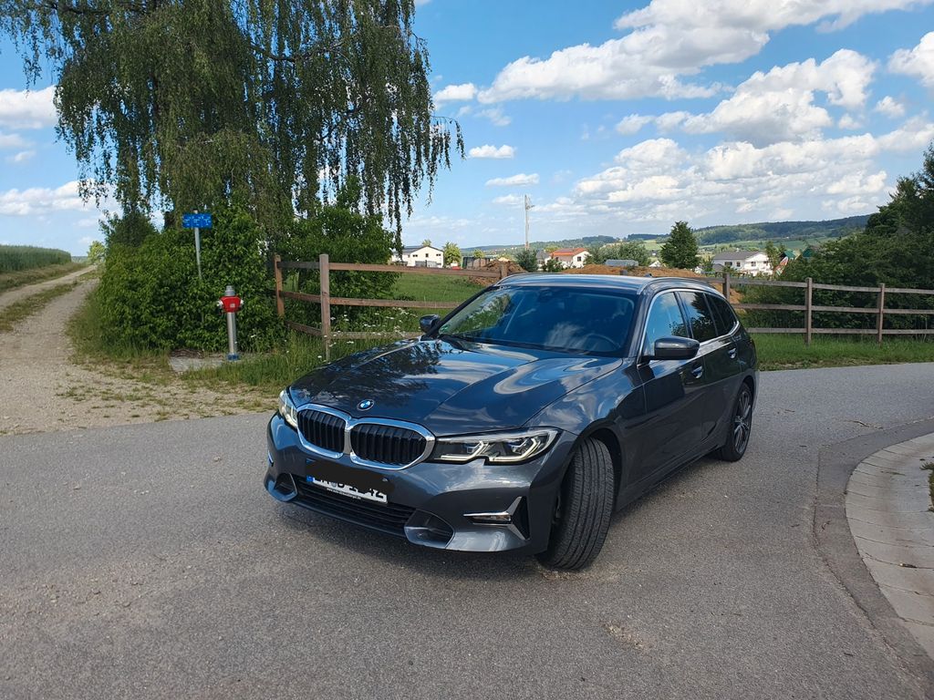Image of BMW 320