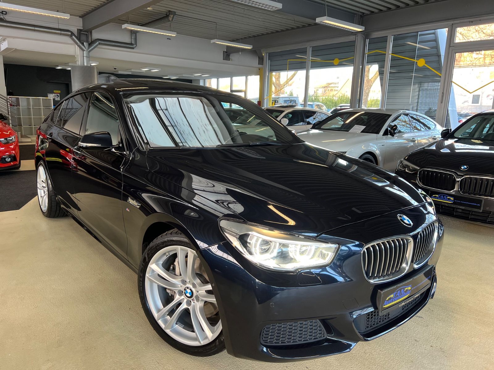 Fahrzeugabbildung BMW Gran Turismo 530 d xDrive M Sport