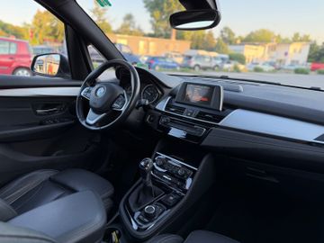 BMW 218 - 6