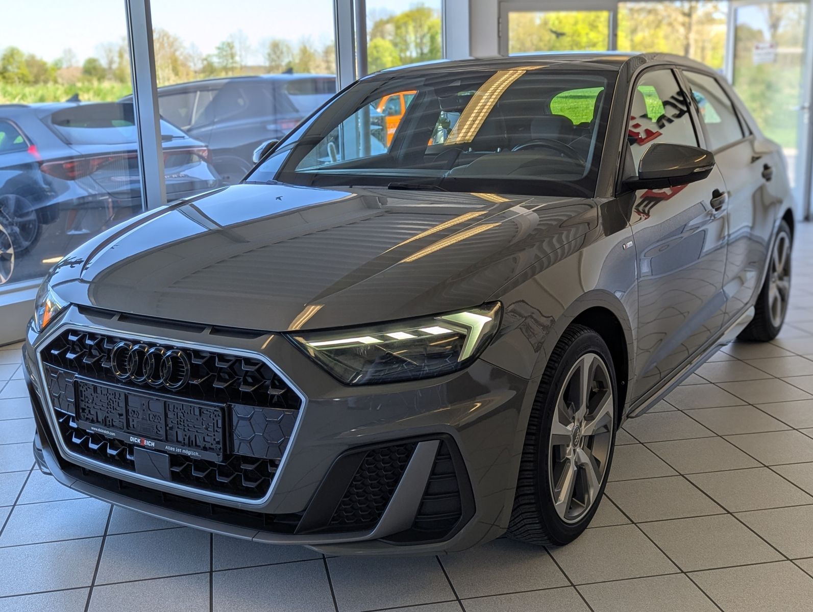 Fahrzeugabbildung Audi A1 Sportback 35 TFSI S-Line Virtual LED Sportsit