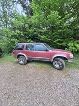 Ford Explorer 4.0 V6 OHV - - Ford Explorer mit Benzin-Antrieb: Allradantrieb, Geländewagen, 4.0