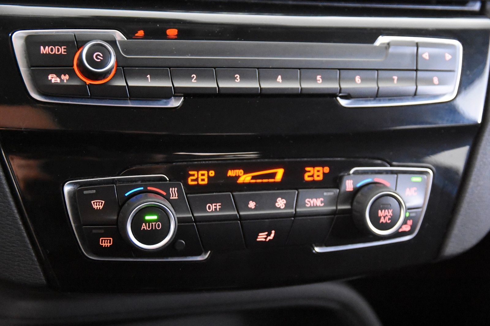 BMW X1 sDrive16d  *1.Hand*EHK*Park ass.*Navi* foto 16