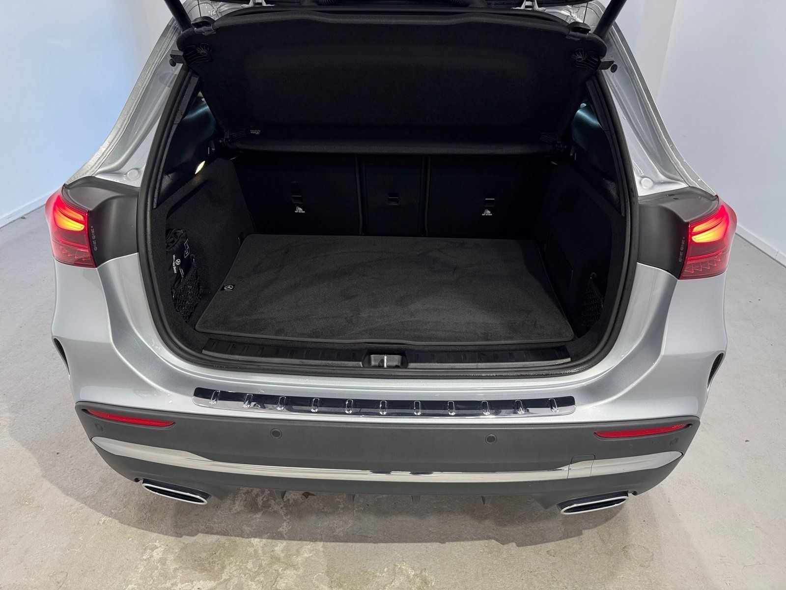 Fahrzeugabbildung Mercedes-Benz GLA 200 AMG *Panorama*Standheizung*LED*Kamera*