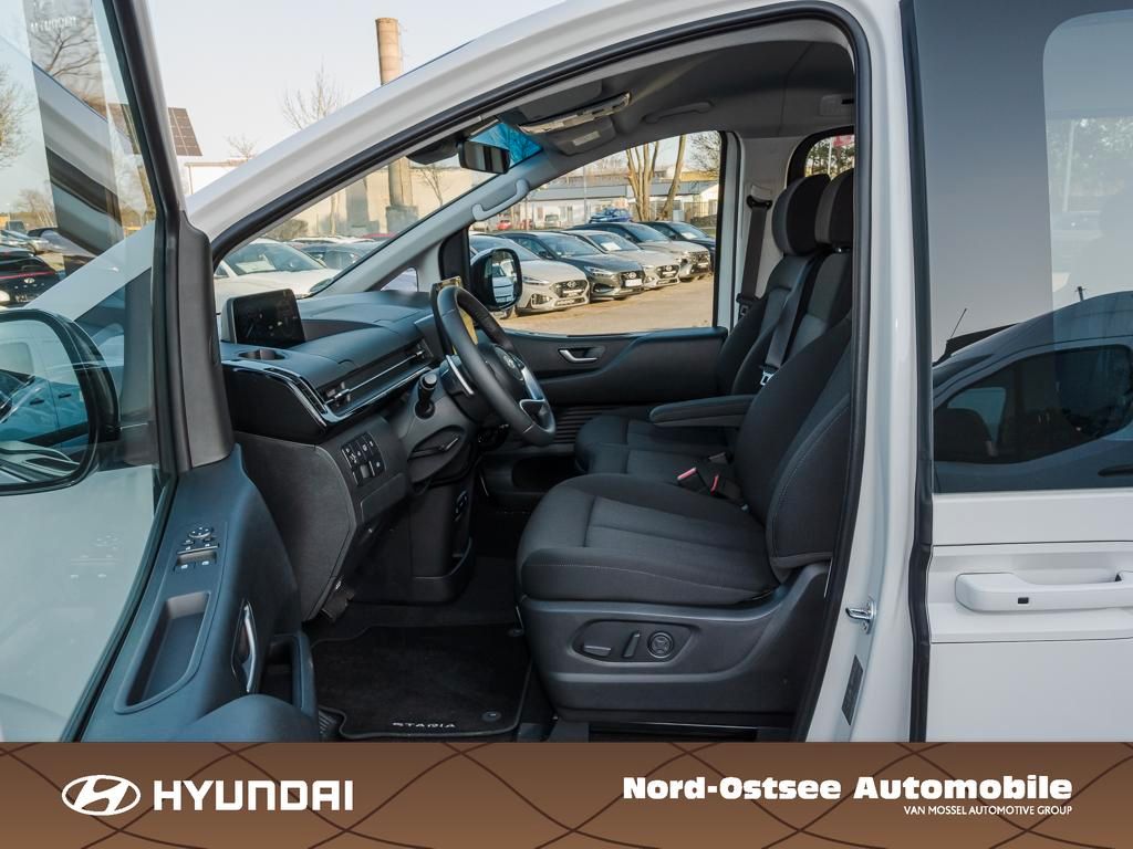 Fahrzeugabbildung Hyundai STARIA 9-Sitzer HEV TREND Easy-Access-P Park-P