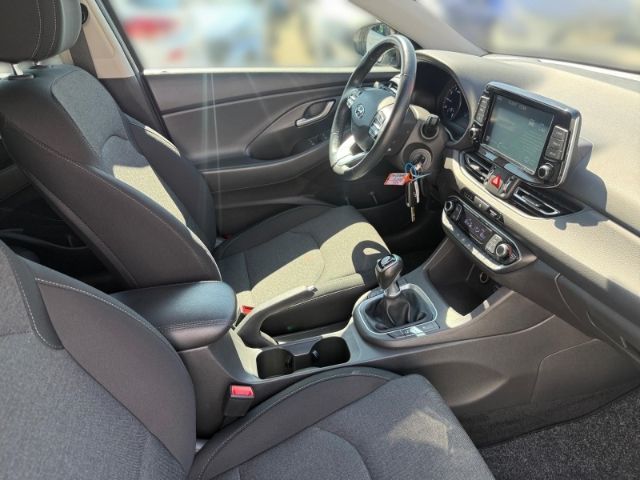 Fahrzeugabbildung Hyundai i30 1.0 Edition 30 +KLIMA+CARPLAY+RFK+PDC+SHZ+UV