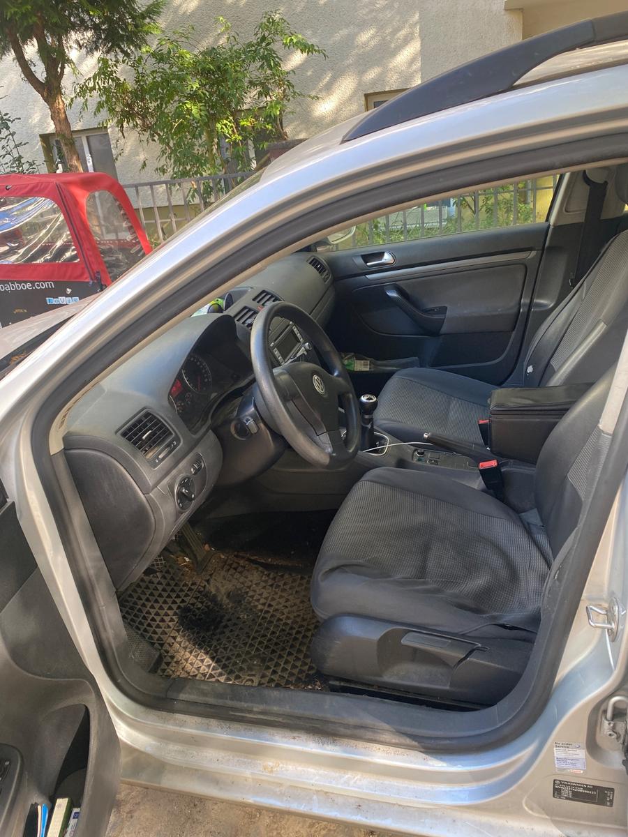 Volkswagen Golf 2008 — interior