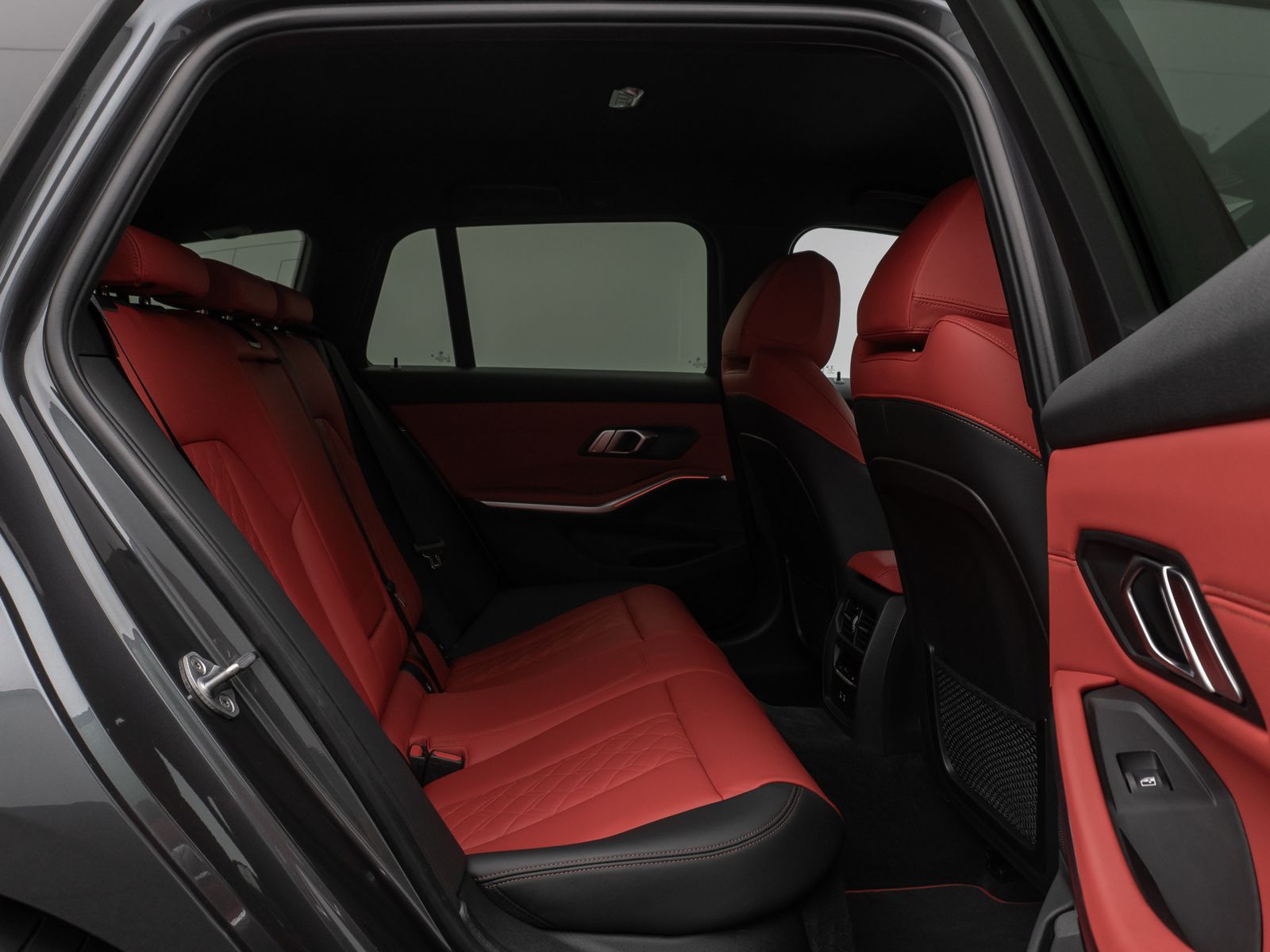 Fahrzeugabbildung BMW 330i xD SportLine Laser DAB HiFi PDC AHK Komfort