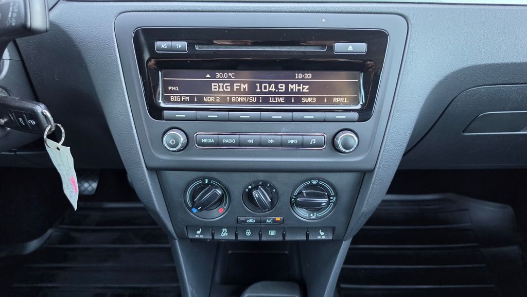 Spaceback 1.2 TSI AHK SHZ PDC Tempomat