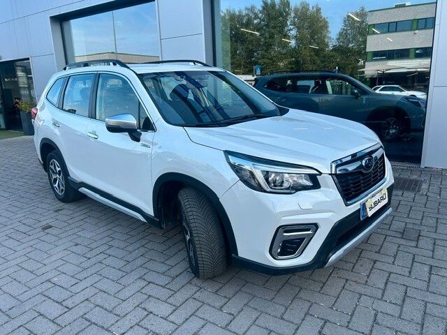 Subaru Forester 2.0 e-Boxer CVT Lineartronic FRE