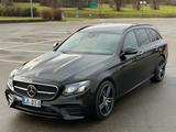 Mercedes-Benz E 53 AMG Mercedes-AMG E 53 4MATIC+ T Autom. ... - schwarze Mercedes-Benz E 53 AMG