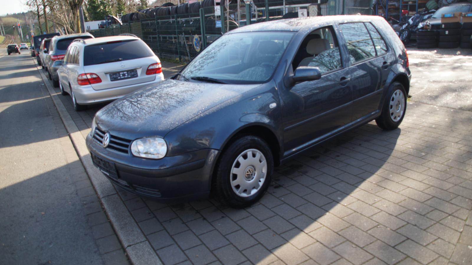 Volkswagen Golf  Comfortline   Tüv =7 .2027