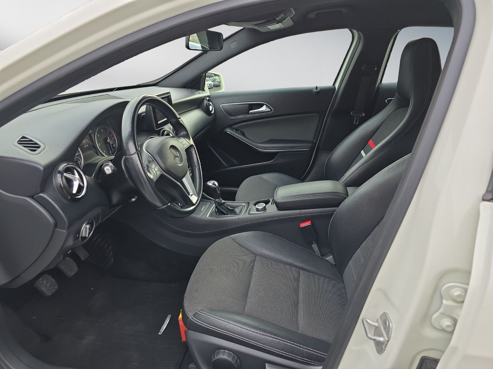 Fahrzeugabbildung Mercedes-Benz A 180 CDI Sportsitze Klima ALU Felgen