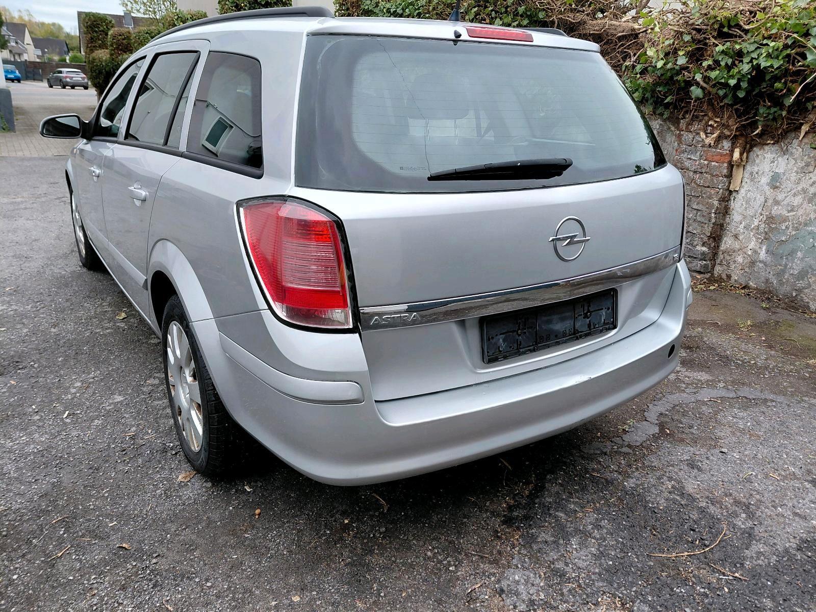 Opel Astra 2005 — photo 11